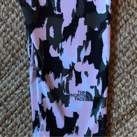 THE North Face workout leggings.  Size medium. - Picture 4 of 6